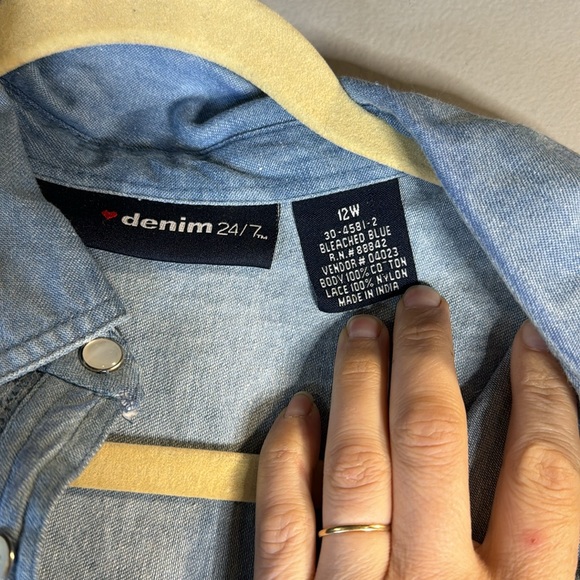 Denim and lace button down long sleeve - Picture 4 of 12